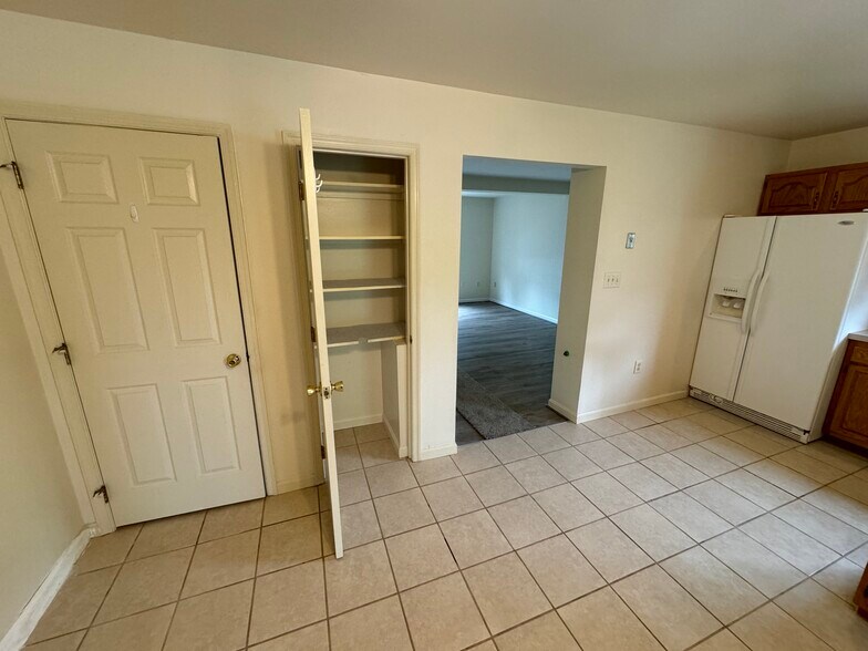 Kitchen includes pantry - 45 S Colonial Dr