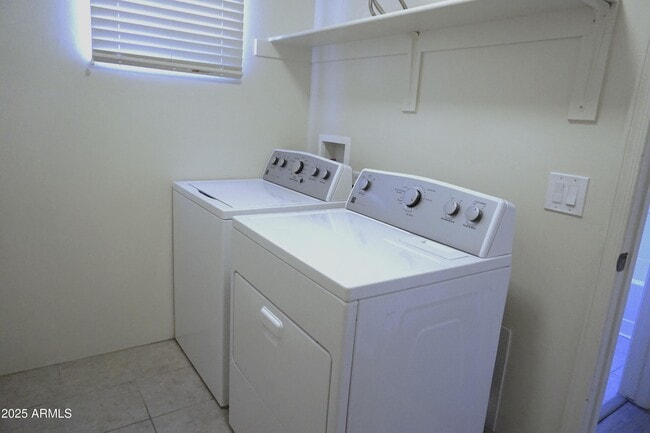Building Photo - 984 Marchbanks Dr