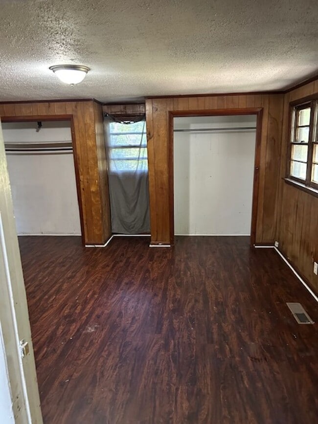 Building Photo - 1508 St Joseph St