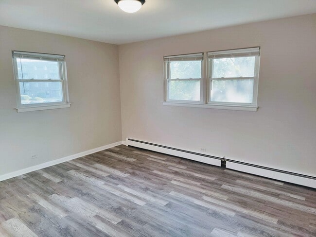 Building Photo - 910 Elder Rd