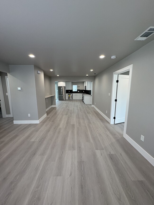 Building Photo - 112 Atkinson Dr