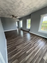 Building Photo - 8 Humes St