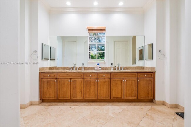 Building Photo - 12008 NW 69th Ct