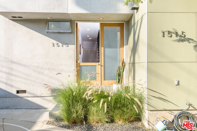 Building Photo - 1513 Orange Grove Ave