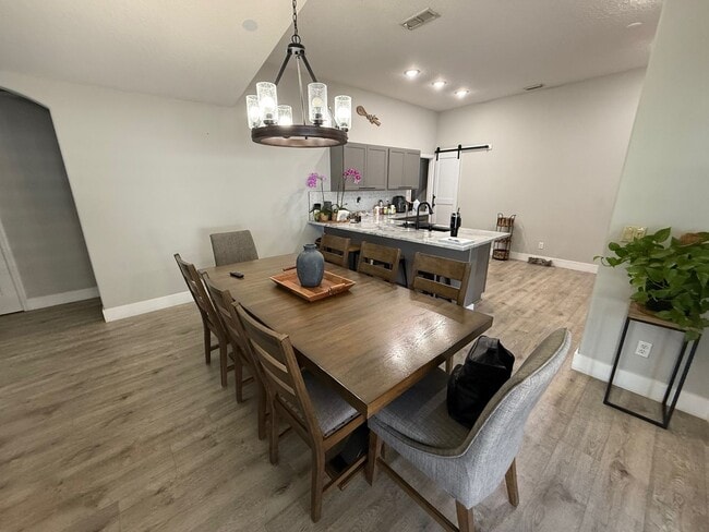 Building Photo - 4/2 Remodeled Groveland Home