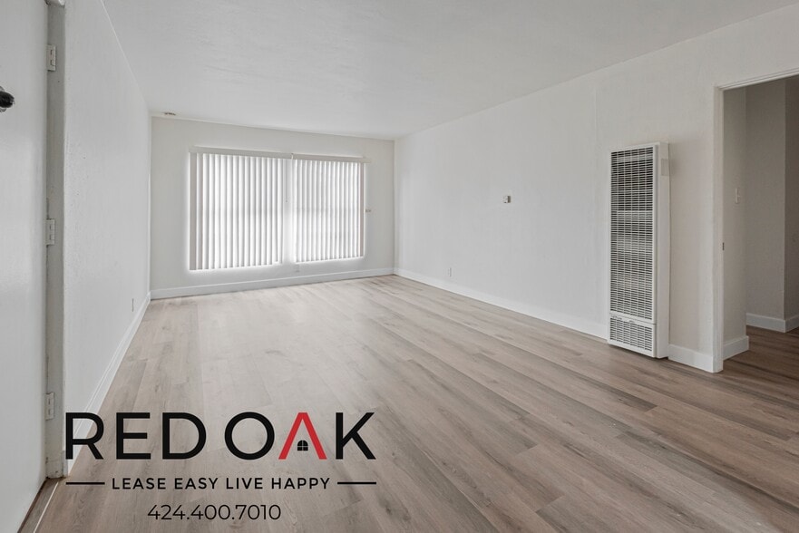 Primary Photo - 3331 W 84th St