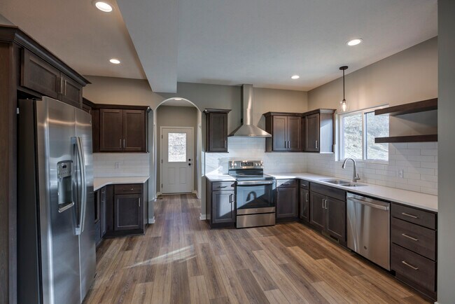 Building Photo - 441 Park Ave