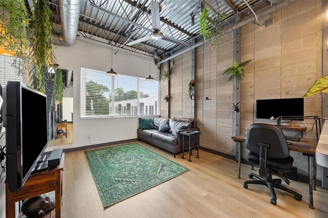 Building Photo - 4801 S Congress Ave