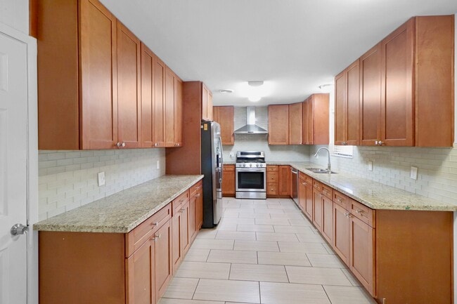 Building Photo - 5554 Beechnut St