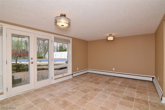 Building Photo - 381 Hickory Hill Rd