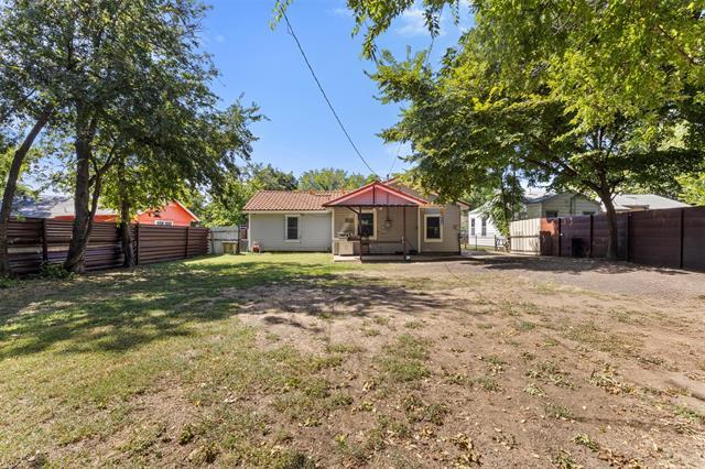 Building Photo - 3525 Kellis St