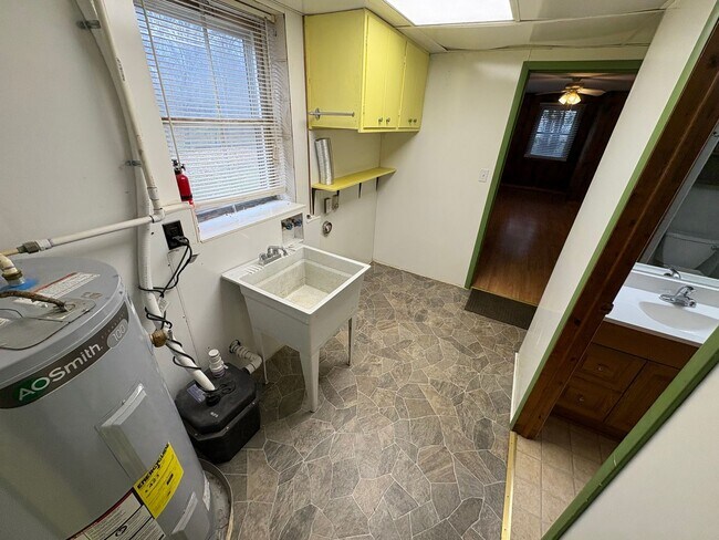 Building Photo - FOR LEASE- SINGLE FAMILY HOME IN HERMITAGE!