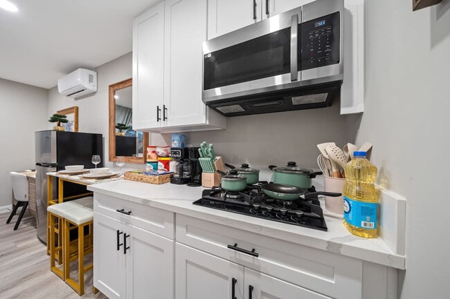 Building Photo - 9827 San Diego St