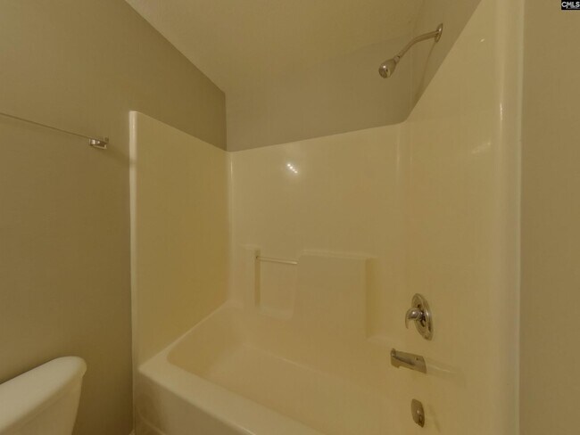 Building Photo - 226 Blazer Dr