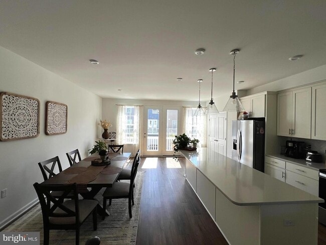 Building Photo - 623 Hemsworth Ln