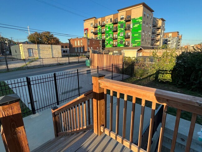 Building Photo - 4459 Swan Ave - Sassafras