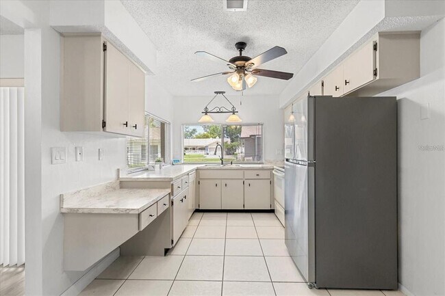 Building Photo - 13013 Sawmill Way