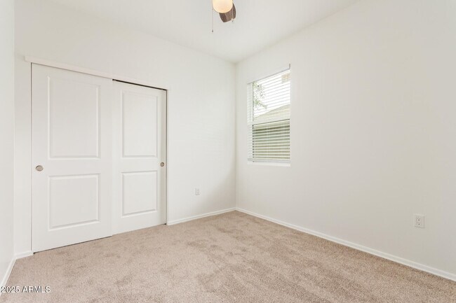 Building Photo - 1737 W Pinkley Ave