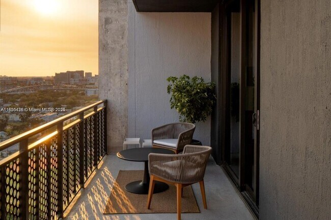 Building Photo - 23 NE 17th Ter