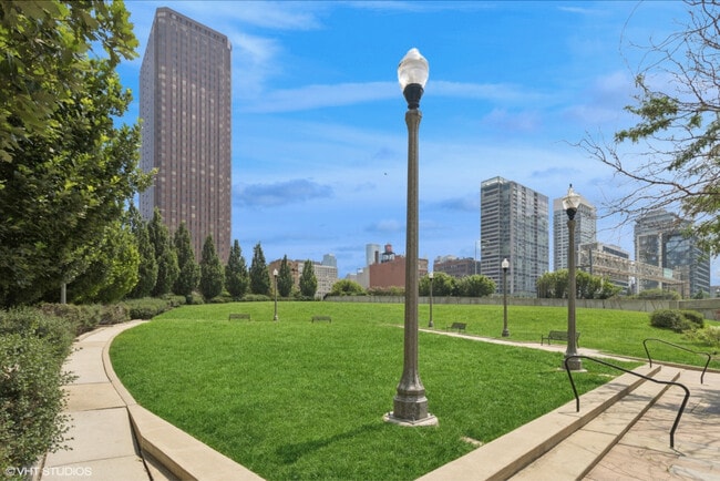 Building Photo - 235 W Van Buren St
