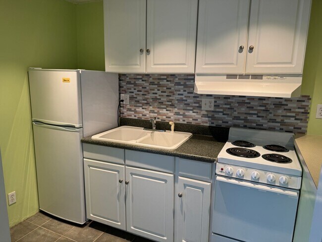Primary Photo - Studio with Full Bath, 1 assigned parking ...