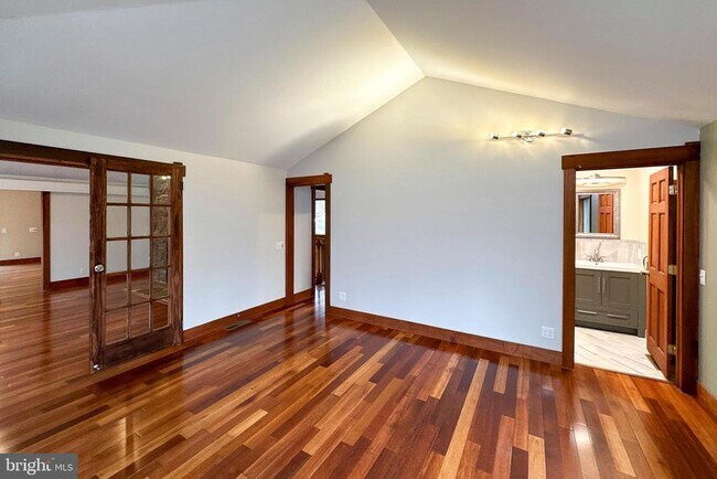 Building Photo - 19 Ridgeview Rd