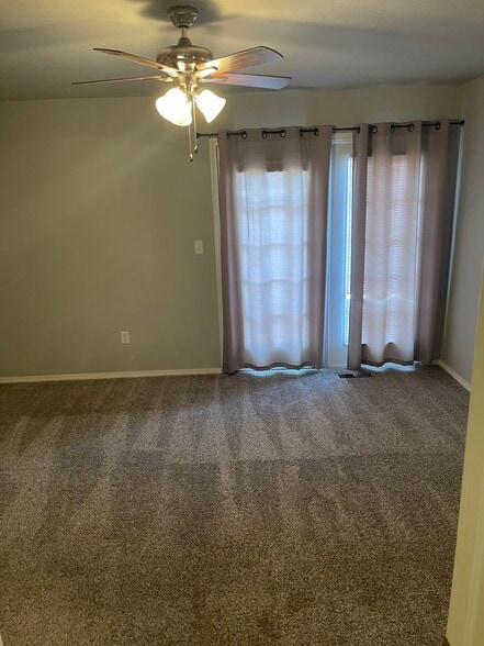 Bedroom with walk in closet and own bathroom - 2317 W Skyler Dr