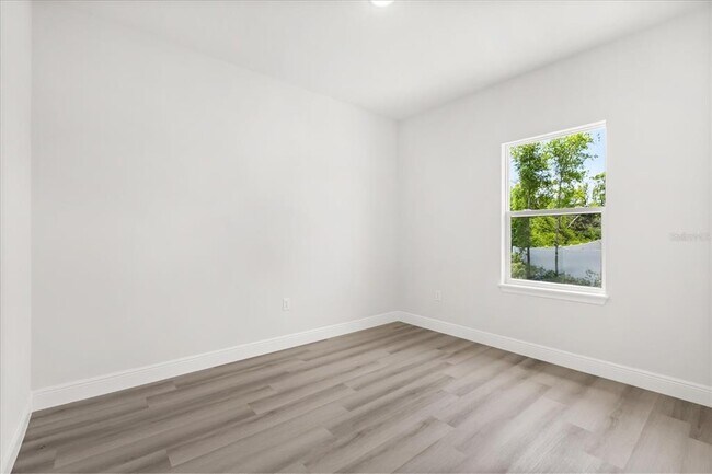 Building Photo - 15568 SW 46th Cir