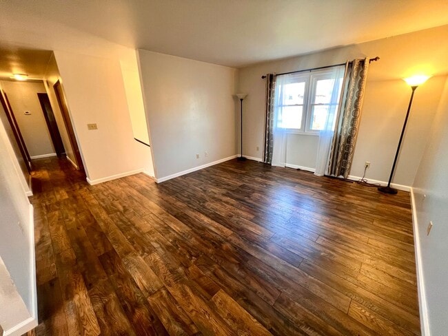 Building Photo - Apple Hill Community - 3 Bedroom 2 Bathroom - Beautiful Home for Rent!