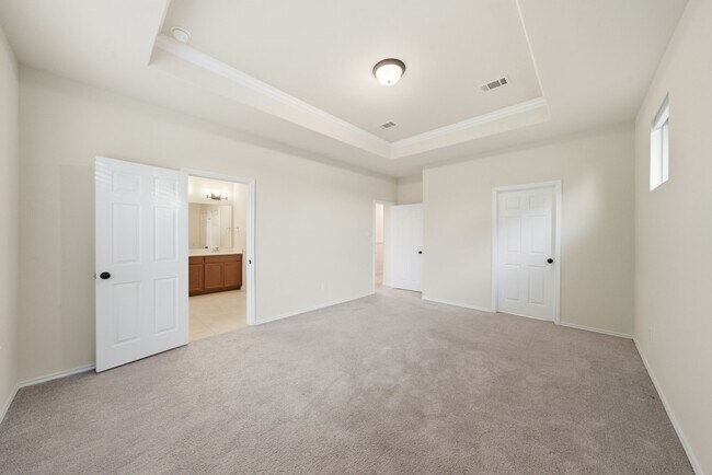 Building Photo - 8663 Cedardale Park Dr