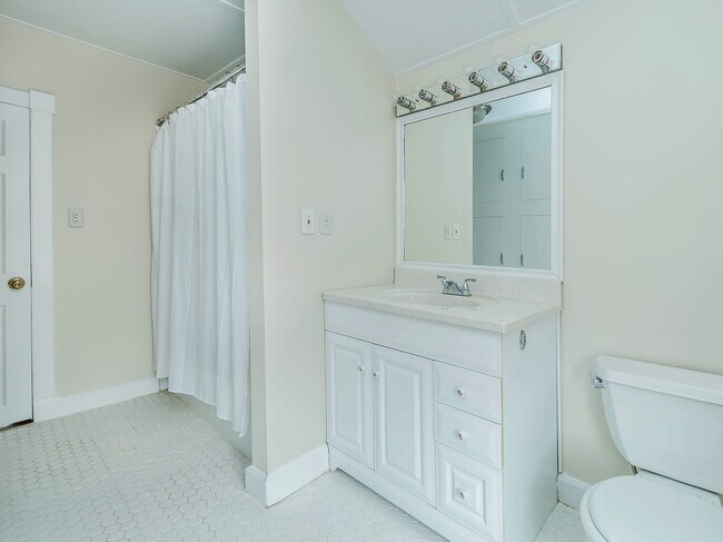 Building Photo - 339 Glen Ave