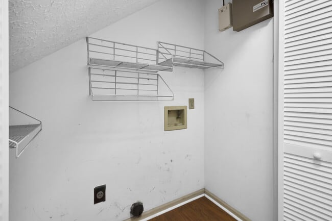 Building Photo - 1824 Caracara Dr