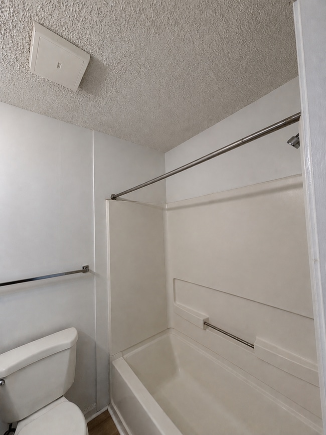 Building Photo - 1511 Graduate Ln