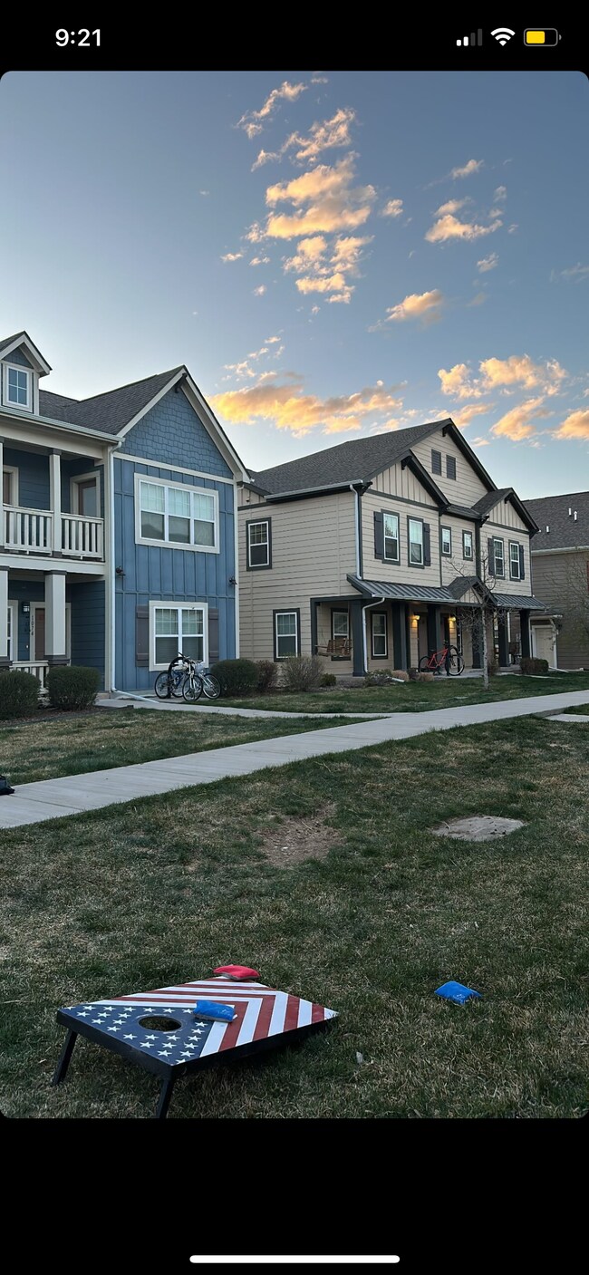 Building Photo - 1073 Sol Vista Ln