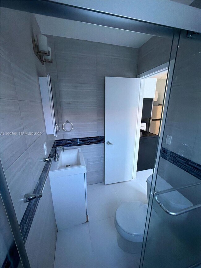 Building Photo - 333 SW 30th Rd