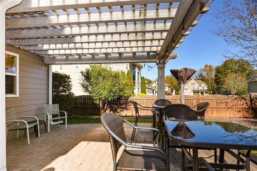 Building Photo - 100 Northbrooke Trace