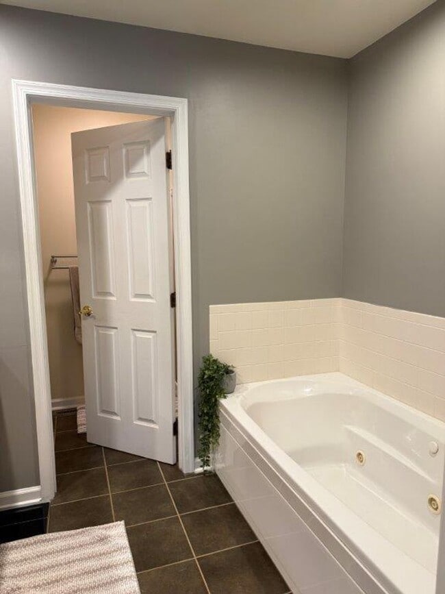 Building Photo - Beautifully Updated Hampden Twp, Cumberlan...