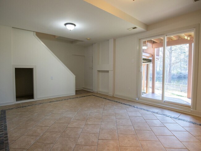 Building Photo - Move in ready 3 bedroom home