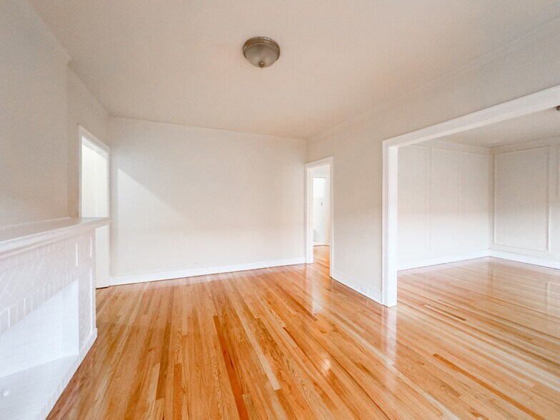 Building Photo - 1320 Oak Ave