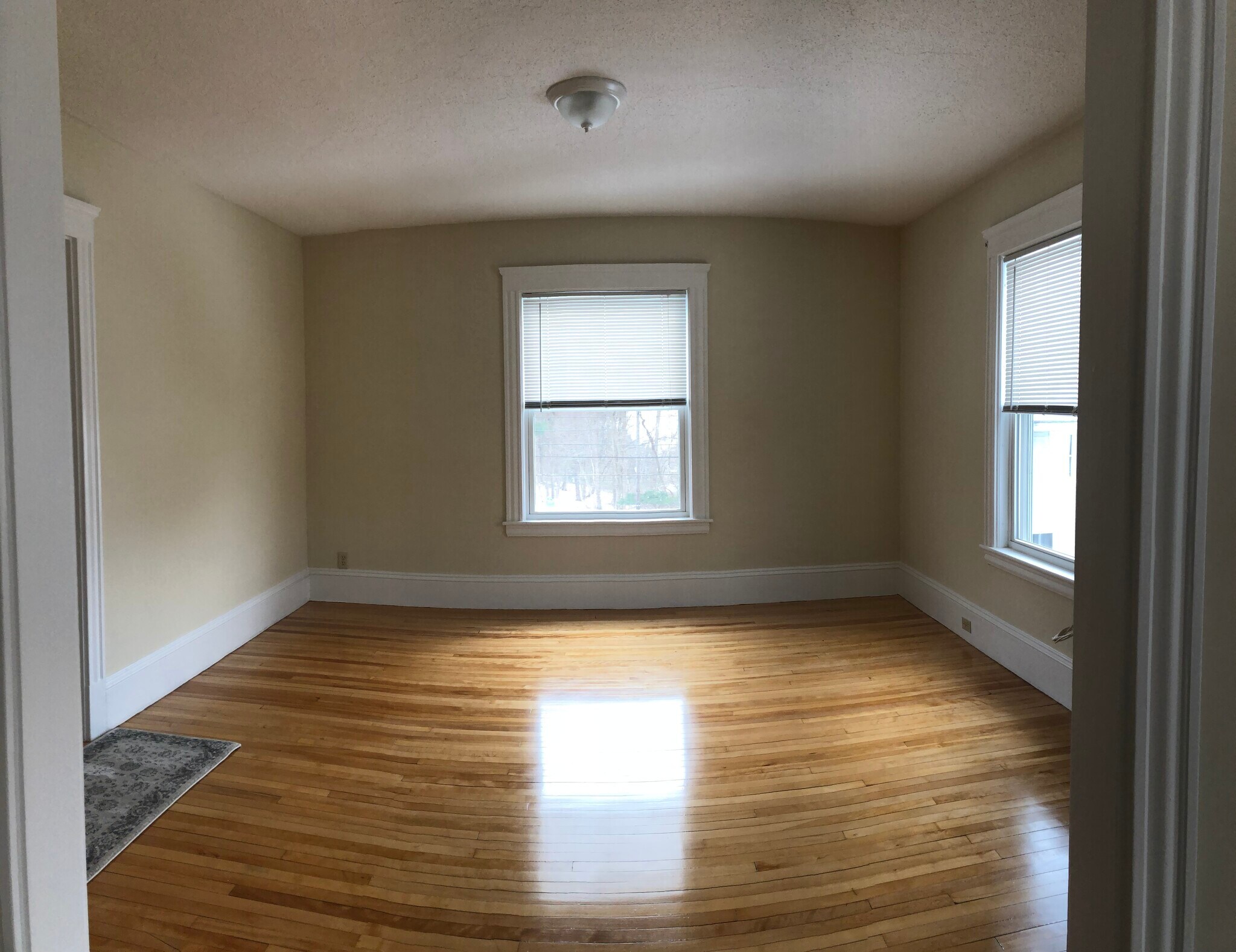 Building Photo - 597 S Main St