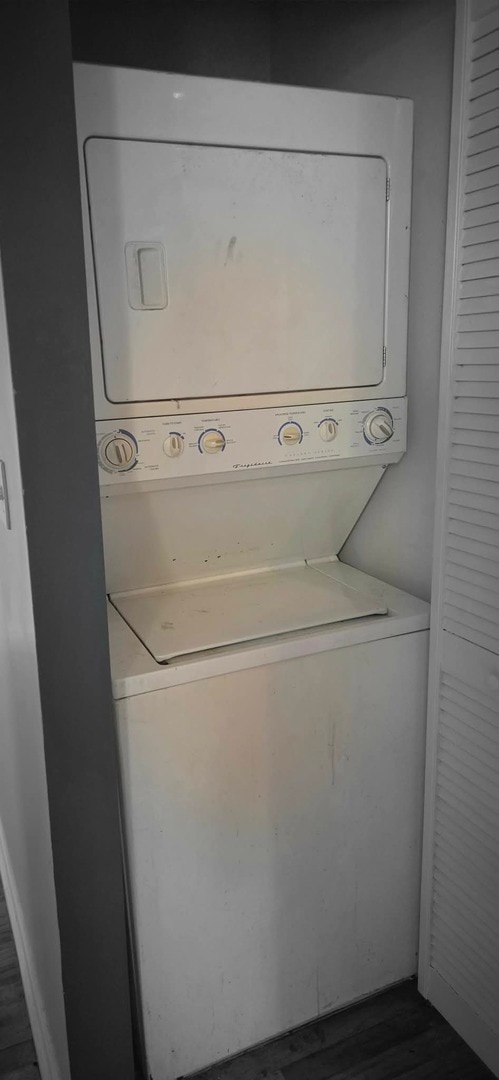 Building Photo - 225 E 59th St