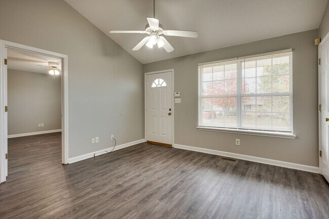 Building Photo - 528 Indian Ave