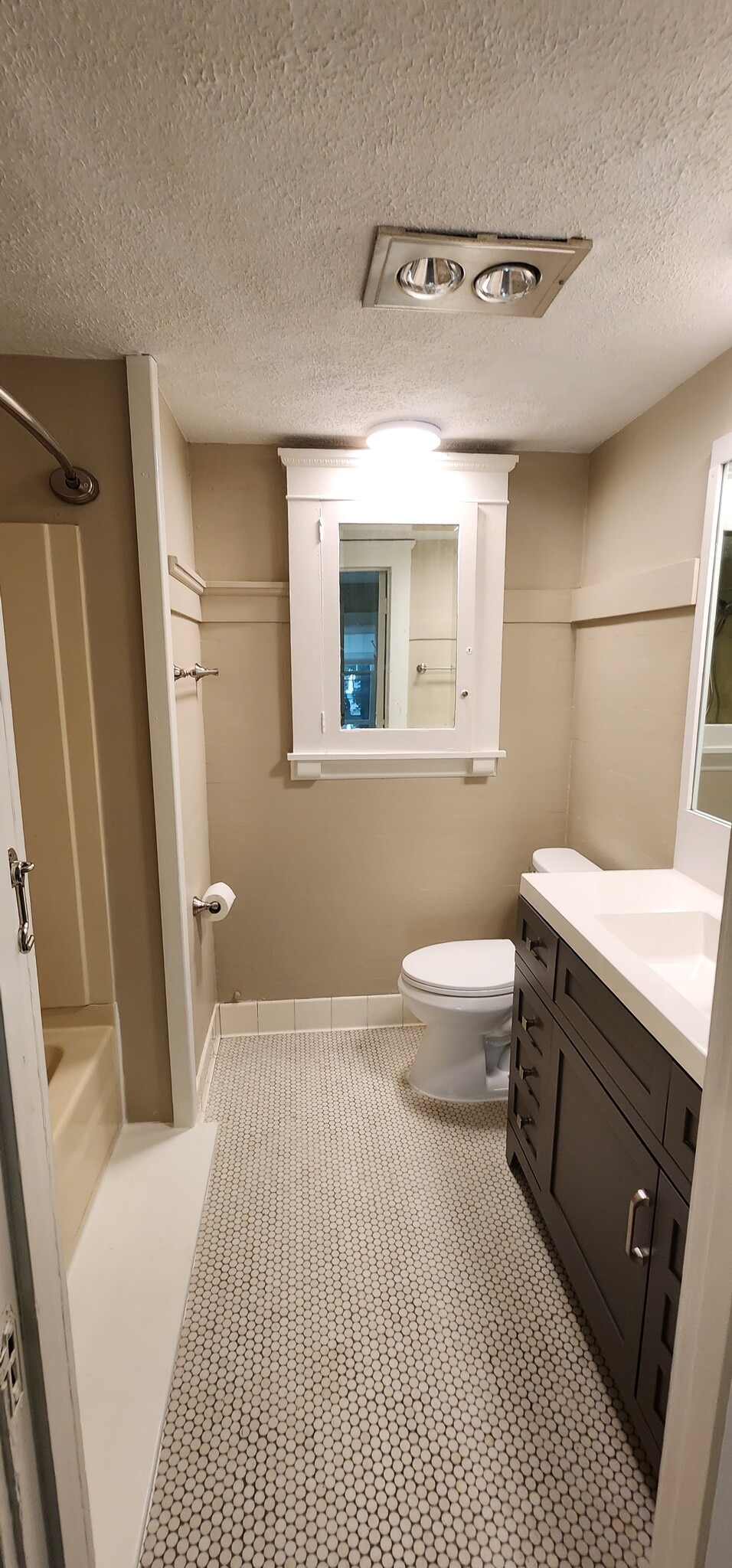 Bathroom - 542 6th W St
