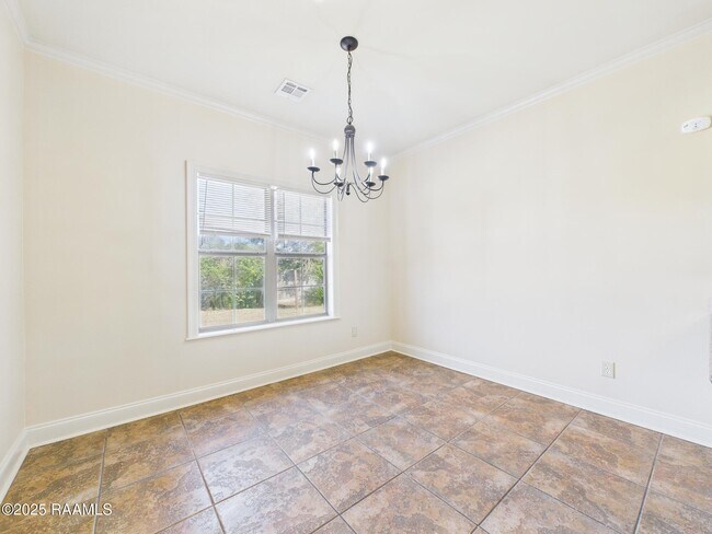 Building Photo - 236 Shadowbrush Bend