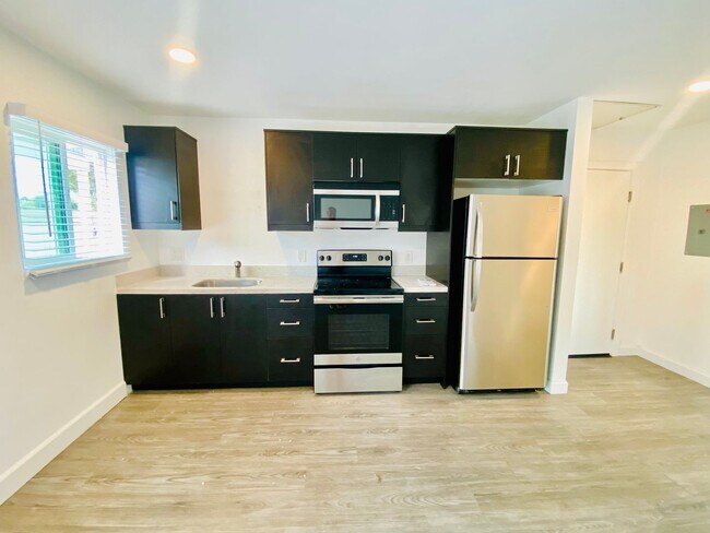 Building Photo - El Buho