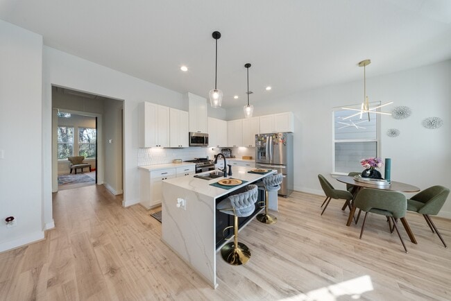 Building Photo - 6130 Campos Dr