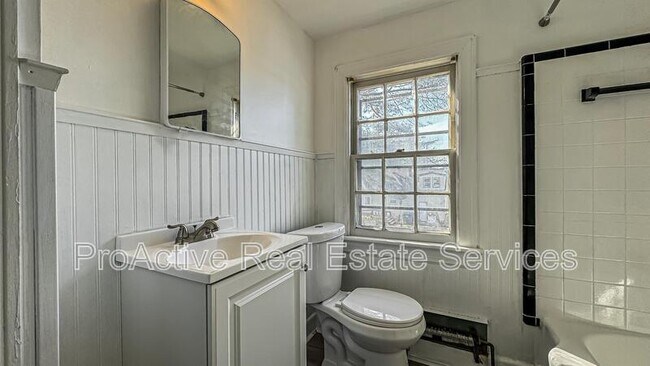 Building Photo - 3811 Chatham Cir