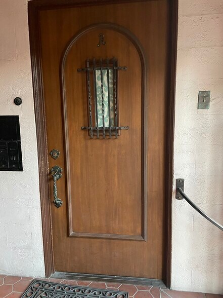 Front door - 616 Magnolia Ave