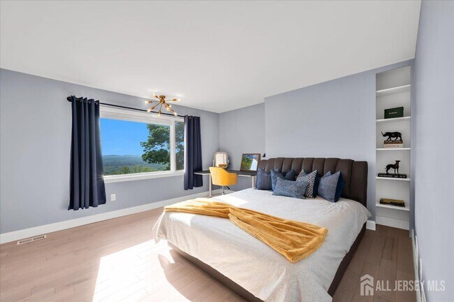 Building Photo - 950 Sunset Ridge