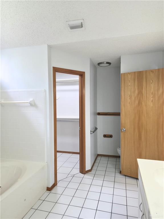 Building Photo - 1216 W Heron Ct